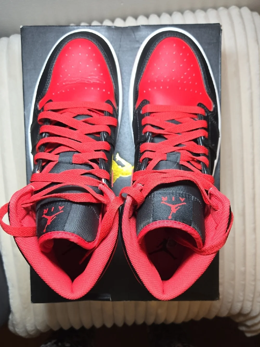 Jordan Air Jordan 1 Mid Alternate Bred Sneakers Colorway Black/Fire Red/ White